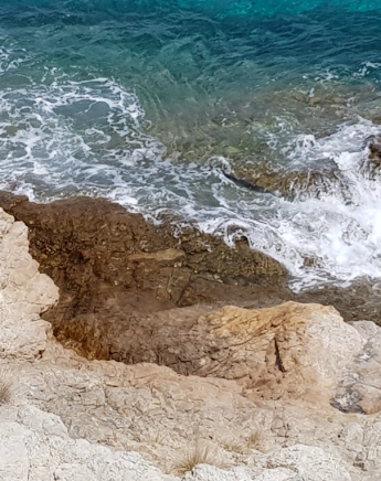 10 λόγοι να μην πας Ικαρία αυτό το καλοκαίρι (και 10 να τρέξεις)