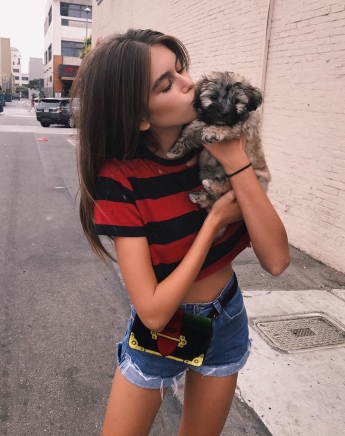 Kaia Gerber: Η κόρη της Cindy Crawford είναι η νέα star του street style