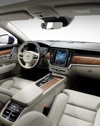 Volvo S90 D5 AWD Inscription: Πολυτέλεια χαραγμένη σε μέταλλο