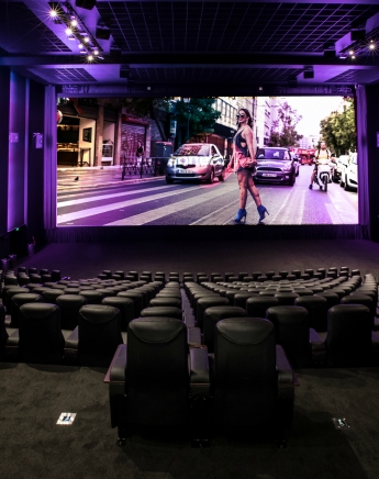 To coverstory.gr βλέπει Blade Runner στην Vmax Sphera και πετάει στο 2049!