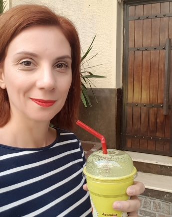 Working Girl No3: Η Ελισσάβετ ψάχνει smoothies στο κέντρο της πόλης