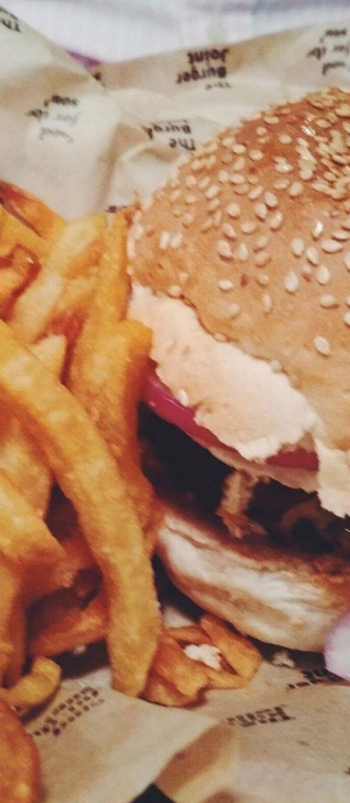 Στο Burger Joint για Umami Burger και δροσερή margarita λεμόνι #citywalks