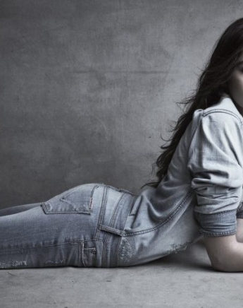 Karl Lagerfeld x Kaia Gerber: Έρχεται η πρώτη collection της κόρης της Cindy Crawford