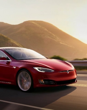 Tesla: Έρχεται στην Ελλάδα για να επενδύσει σε νέους επιστήμονες!