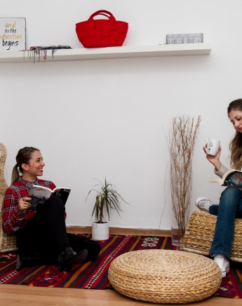 Διαβάζουμε το Πληθυντικός αριθμός της Κικής Δημουλά – Γιορτάζουμε την άνοιξη