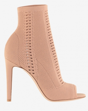Gianvito Rossi peep toes για σούπερ σέξι εμφανίσεις