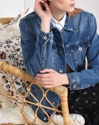 Career woman: Με αυτό το look θα βγάλεις όλο το καλοκαίρι