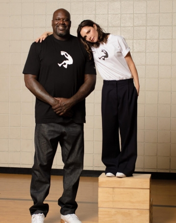 Victoria Beckham x Reebok: Η unisex συλλογή εμπνευσμένη από τη δεκαετία του ’90