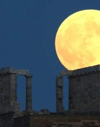 Απόψε κοίτα τον ουρανό! Δες την μεγαλύτερη έκλειψη σελήνης