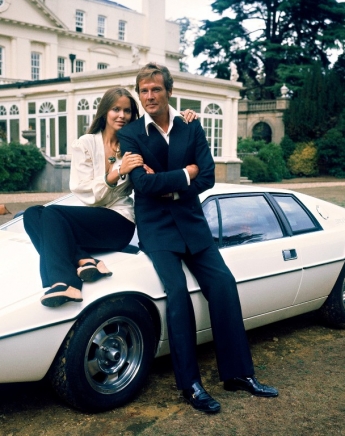 Sir Roger Moore: Μία καριέρα γεμάτη αυτοκίνητα