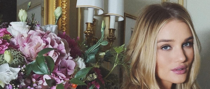 Ονειρεύεσαι τα loose μαλλιά της Rosie Huntington – Whiteley; Η επιτυχία βρίσκεται στα προϊόντα!