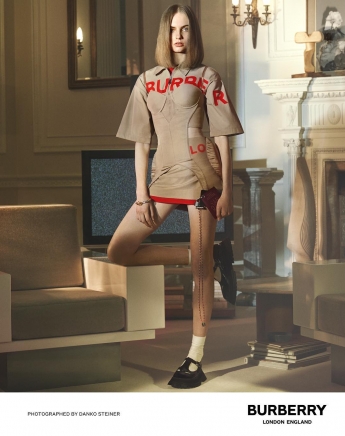 Η νέα Burberry καμπάνια του Riccardo Tisci (plus γυαλιά ηλίου)