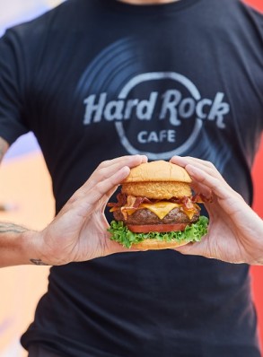 Hard Rock International: Βραβευμένα steak burgers στο νέο μενού!